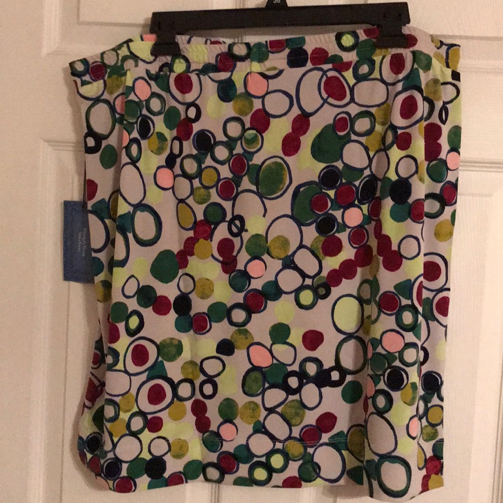 Ladies simply Vera Wang skirt...XL...NWT